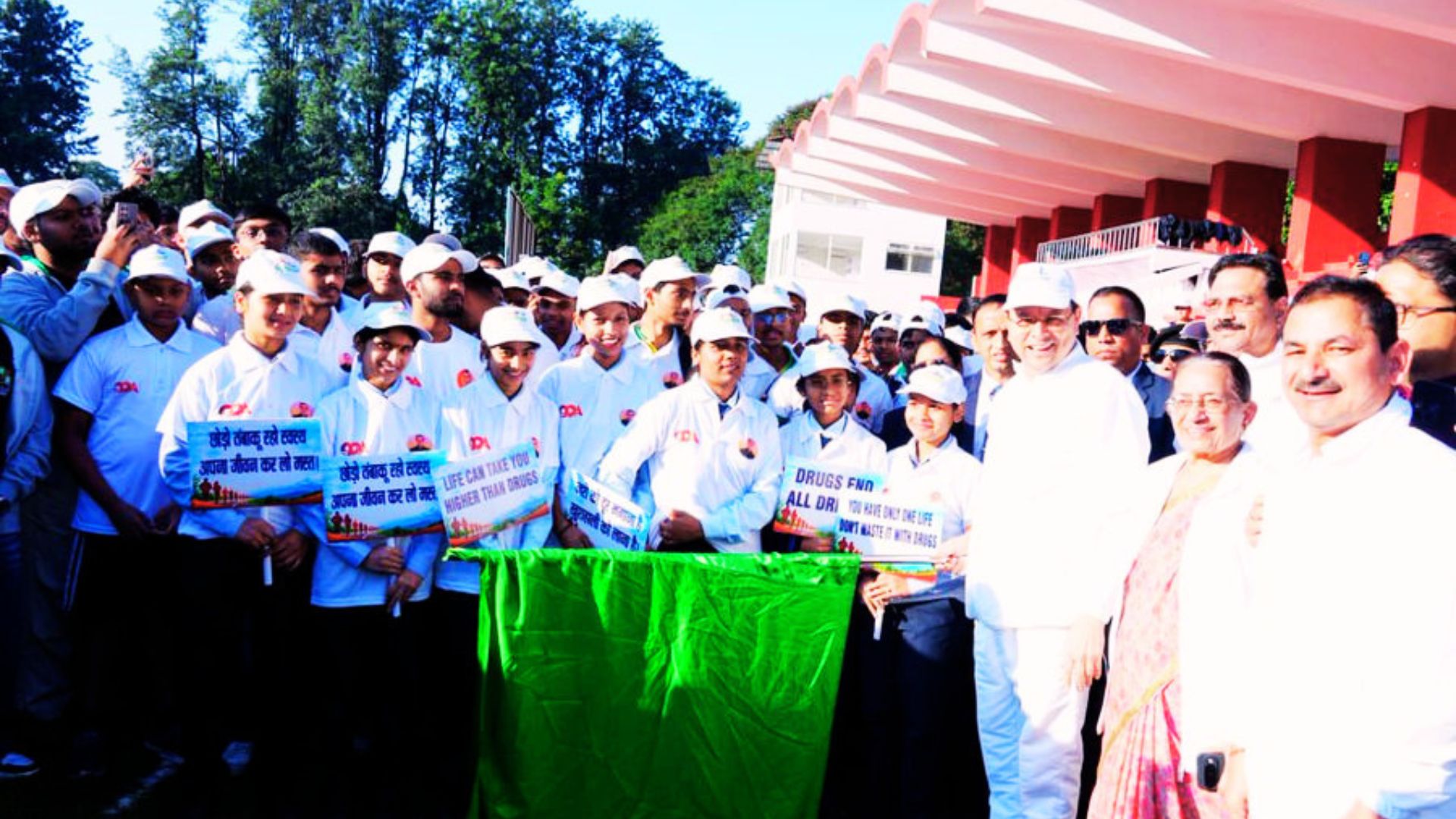 CM Dhami flagged off the 'Drug Free Uttarakhand Walkathon'