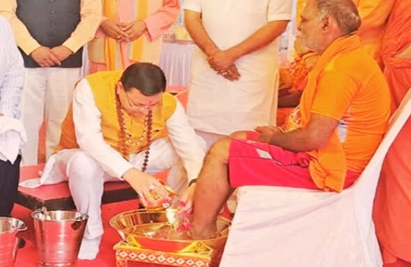 CM Dhami welcomed the Kanwariyas