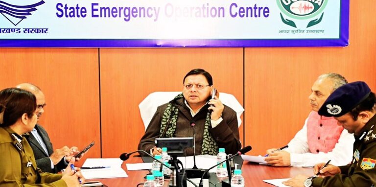 CM Dhami reached the disaster control room
