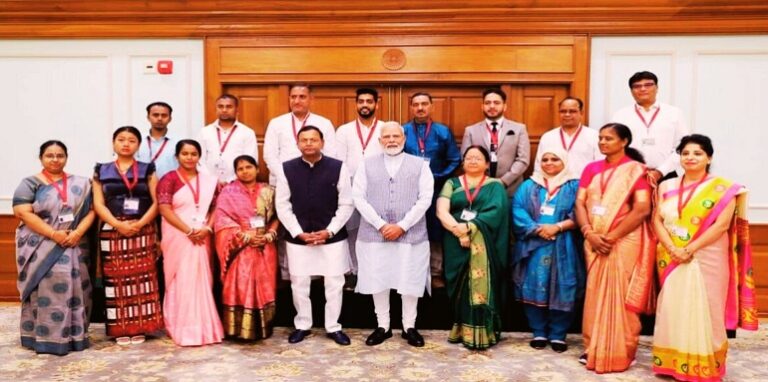 PM Modi met the beneficiaries of Mudra Yojana