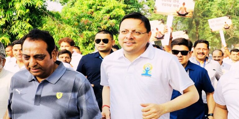 CM Dhami participated in the 'Run for Yoga' program