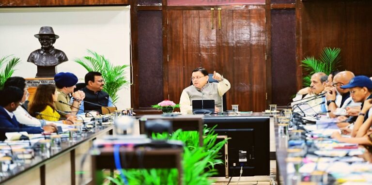 CM Dhami reviewed CM Helpline 1905