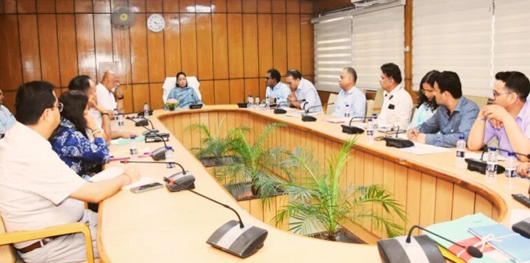 Sports Minister Rekha Arya in the review meeting