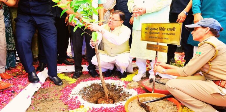 CM Dhami planted a Rudraksha plant on the festival Harela