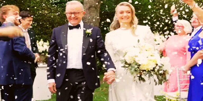 Australian PM becomes groom