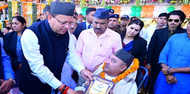 CM Dhami honored the state agitators