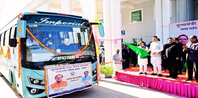 240 toppers from Uttarakhand leave for Bharat Darshan