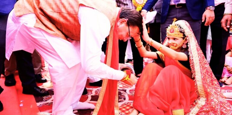 CM Dhami participated in the Kanya Pujan program