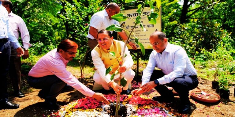 CM Dhami planted a Krishna Vat sapling