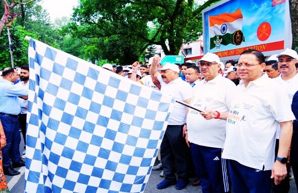 CM Dhami flagged off the 'Run for Kargil Heroes' marathon