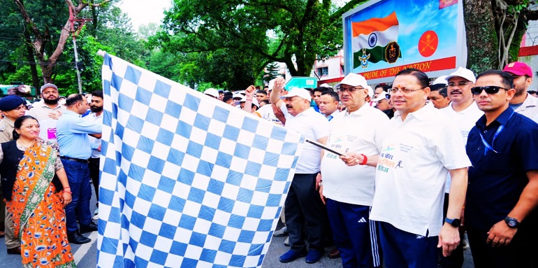 CM Dhami flagged off the 'Run for Kargil Heroes' marathon