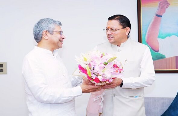 CM Dhami met the Railway Minister in New Delhi