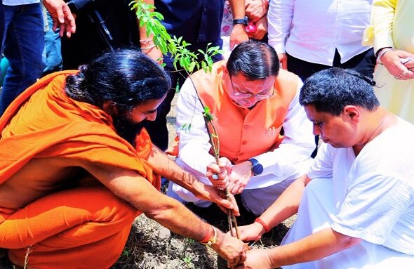CM Dhami planted trees
