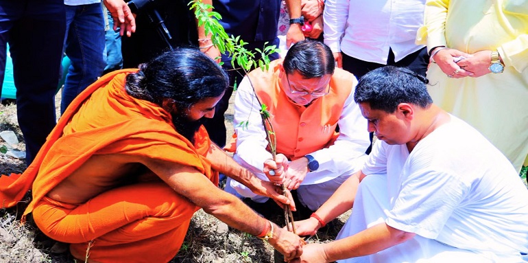 CM Dhami planted trees