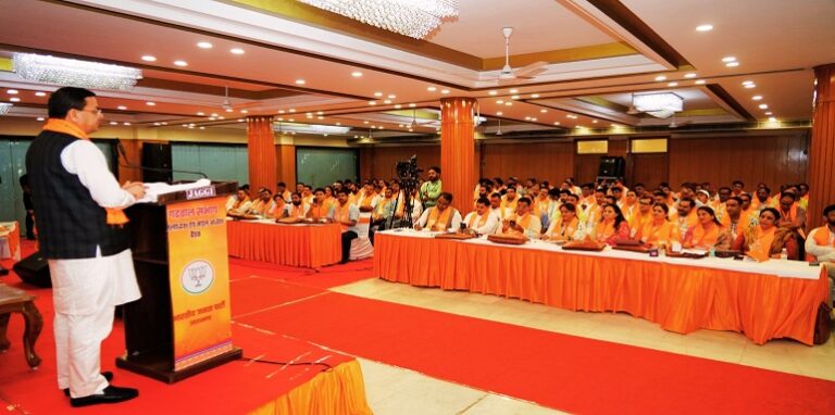 CM Dhami interacted with the workers