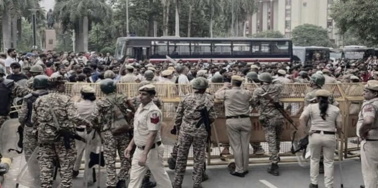 cockroach protest in Delhi